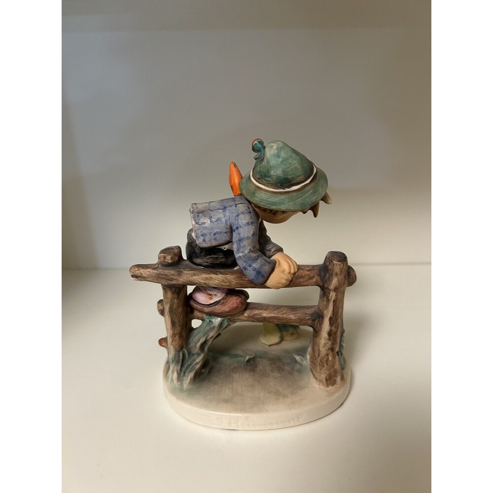 Goebel Hummel Figurine -Retreat To Safety boy - Picture 3 of 8